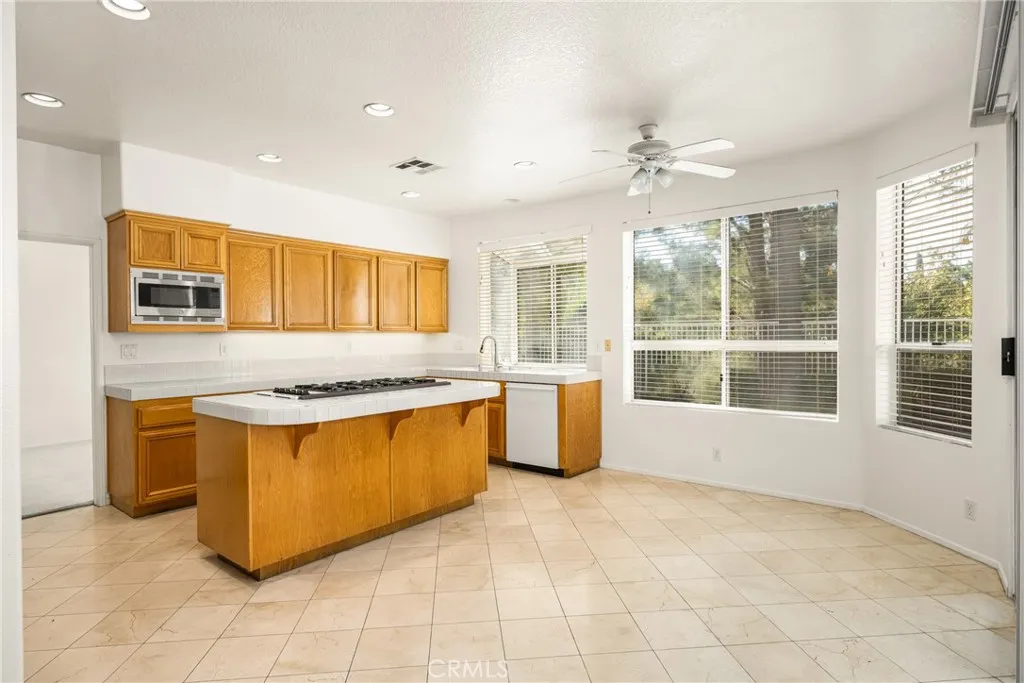 Anaheim Hills, California 92808, United States, 4 Bedrooms Bedrooms, ,4 BathroomsBathrooms,Residential,Active,170425