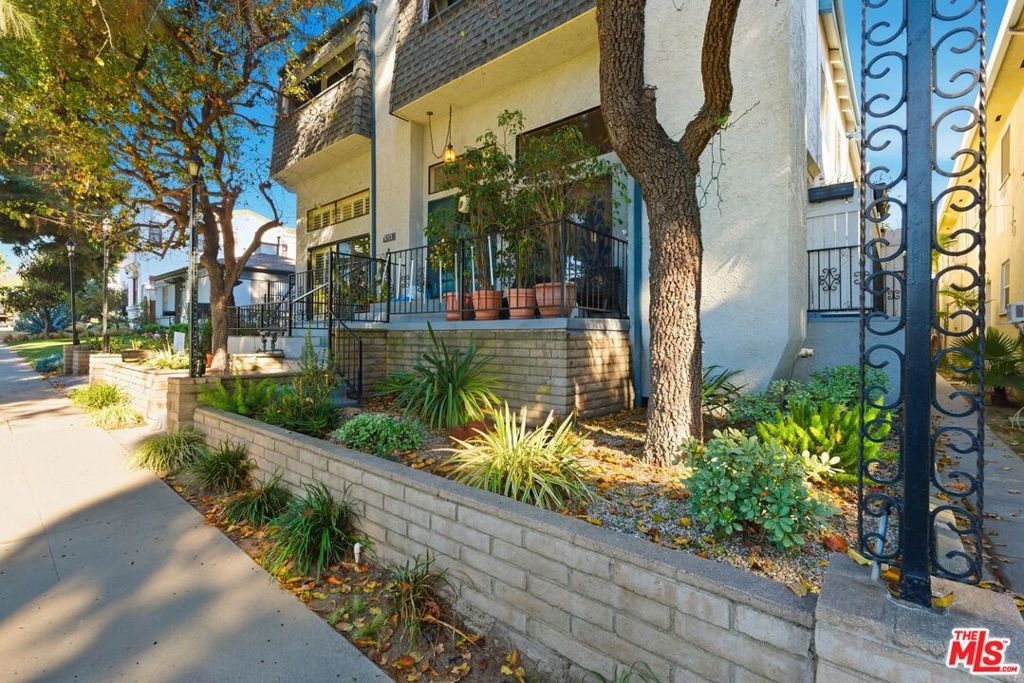 Photo of 1013 16th Street #101, Santa Monica, CA 90403 (MLS # 25568971)