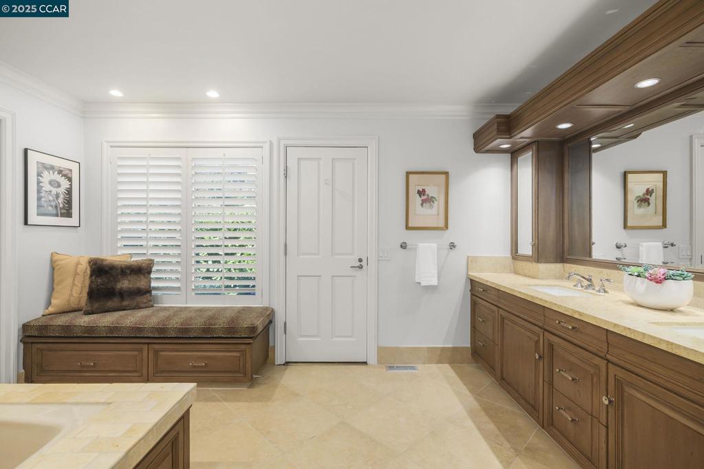 THE WOODLANDS - Residential