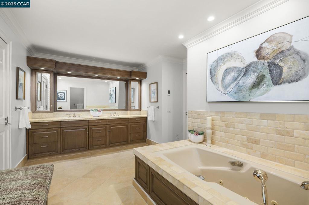 THE WOODLANDS - Residential