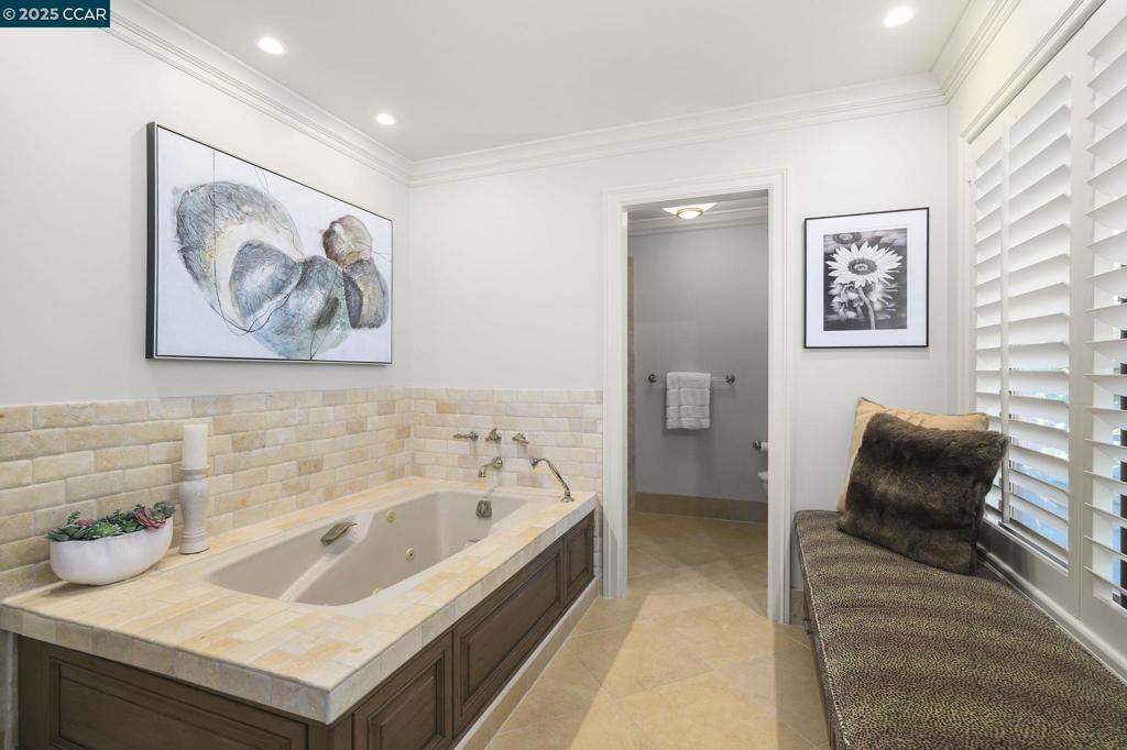 THE WOODLANDS - Residential