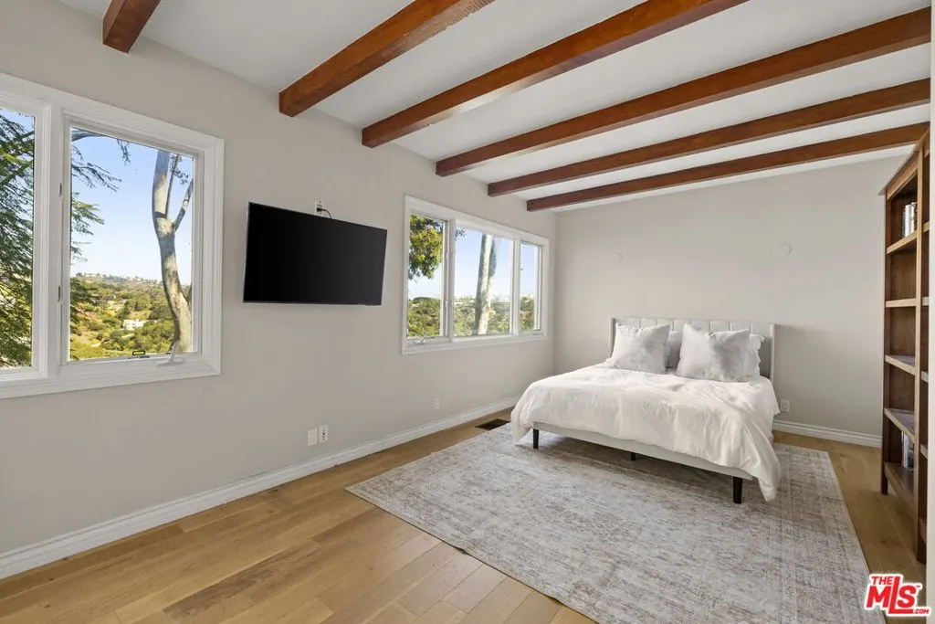 Los Angeles, California 90049, United States, 4 Bedrooms Bedrooms, ,4 BathroomsBathrooms,Residential,Active,231541