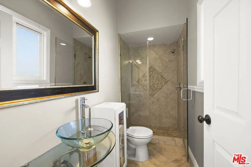 Los Angeles, California 90049, United States, 4 Bedrooms Bedrooms, ,4 BathroomsBathrooms,Residential,Active,231541