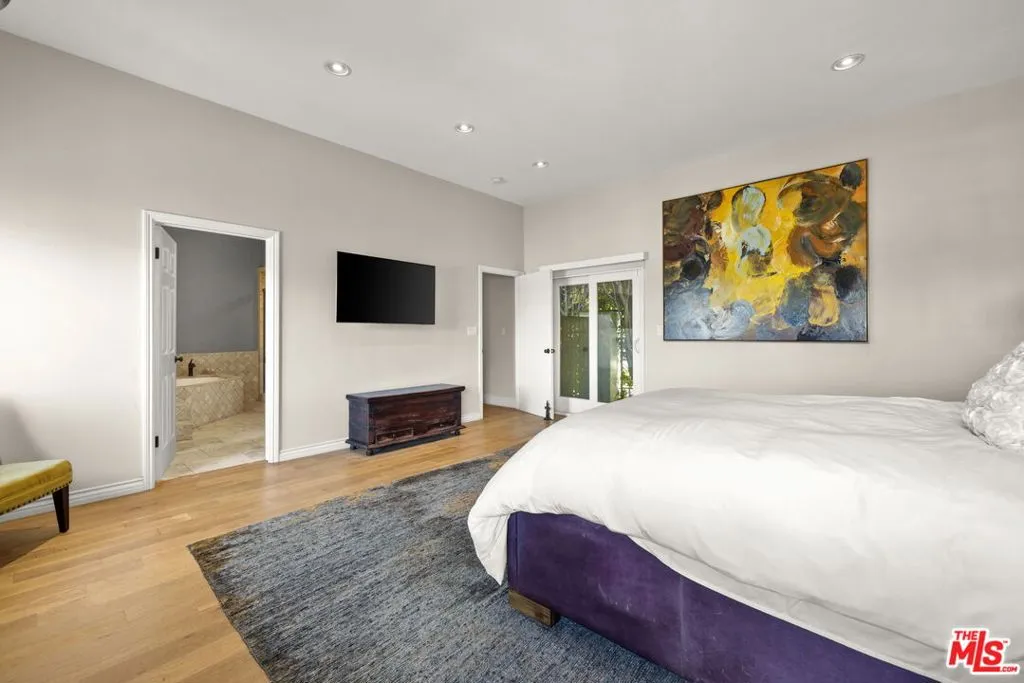 Los Angeles, California 90049, United States, 4 Bedrooms Bedrooms, ,4 BathroomsBathrooms,Residential,Active,231541