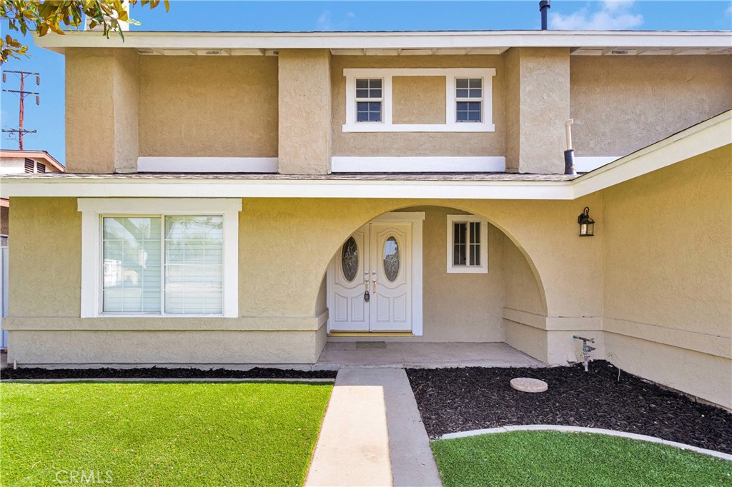 1909 E Bonnie Brae Court