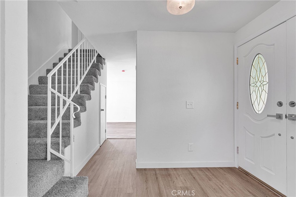 1909 E Bonnie Brae Court