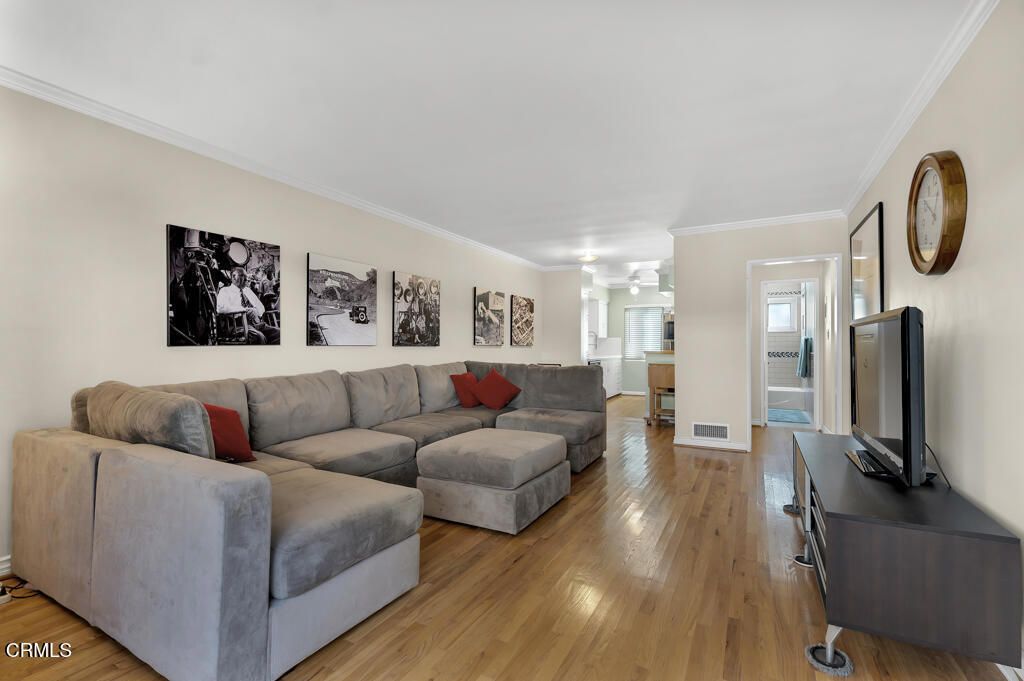 Photo of 1542 Riverside Drive #C, Glendale, CA 91201 (MLS # V1-33527)
