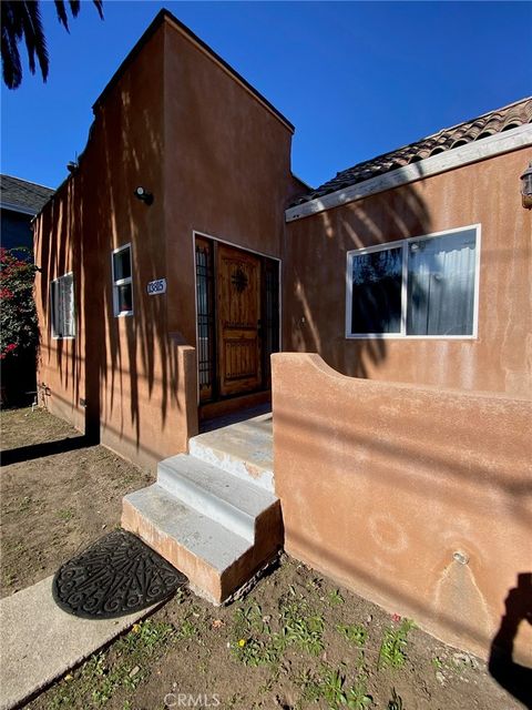 Photo of 13815 Vanowen Street, Van Nuys, CA 91405 (MLS # SR25277340)