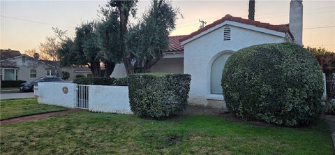 Photo of 3304 N Mountain View Ave, San Bernardino, CA 92405 (MLS # IG26024817)
