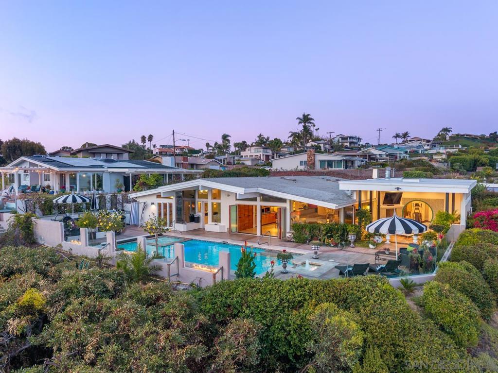 2402 Alto Cerro Circle