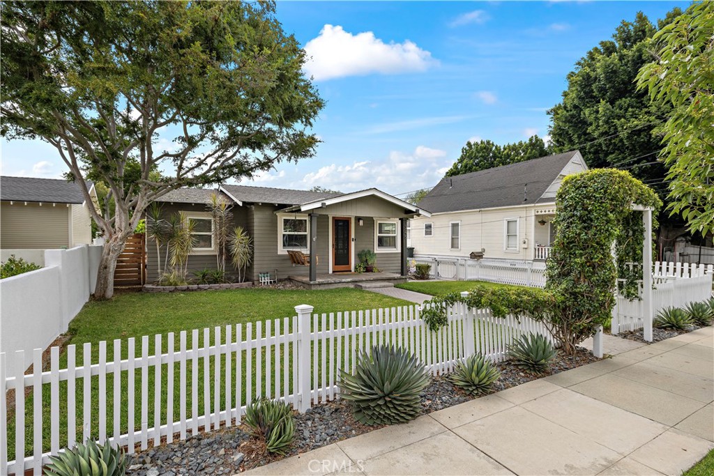 345 N Harwood