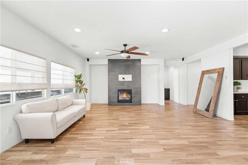 4317 Hernandez