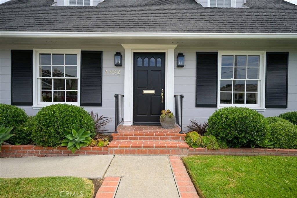 Photo of 1102 Park Street, Huntington Beach, CA 92648 (MLS # OC25221406)