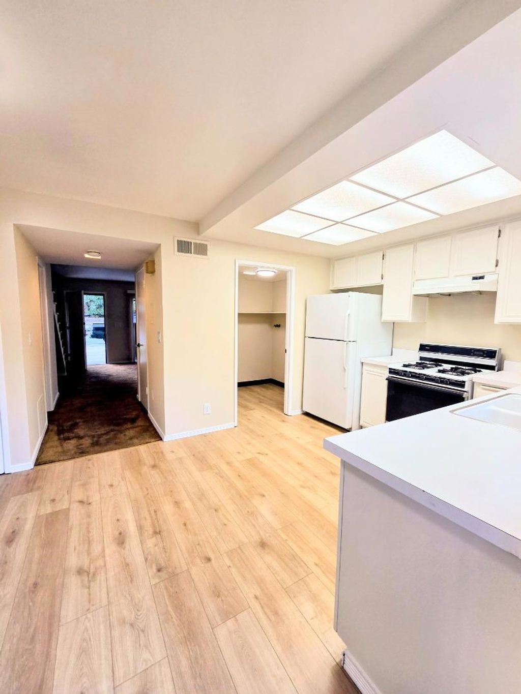 Photo of 2324 Mossdale Way, San Jose, CA 95133 (MLS # ML82024629)