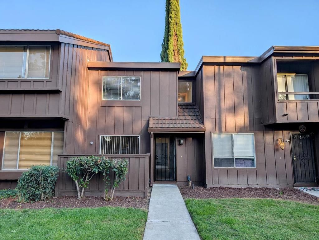 Photo of 2324 Mossdale Way, San Jose, CA 95133 (MLS # ML82024629)