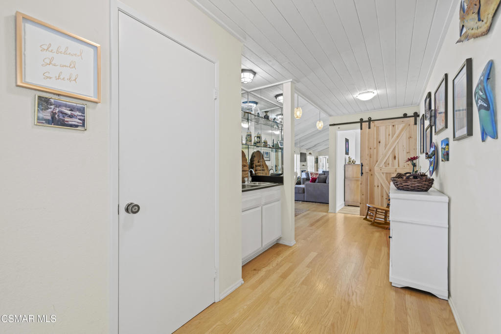 3079 Dutch Elm Circle