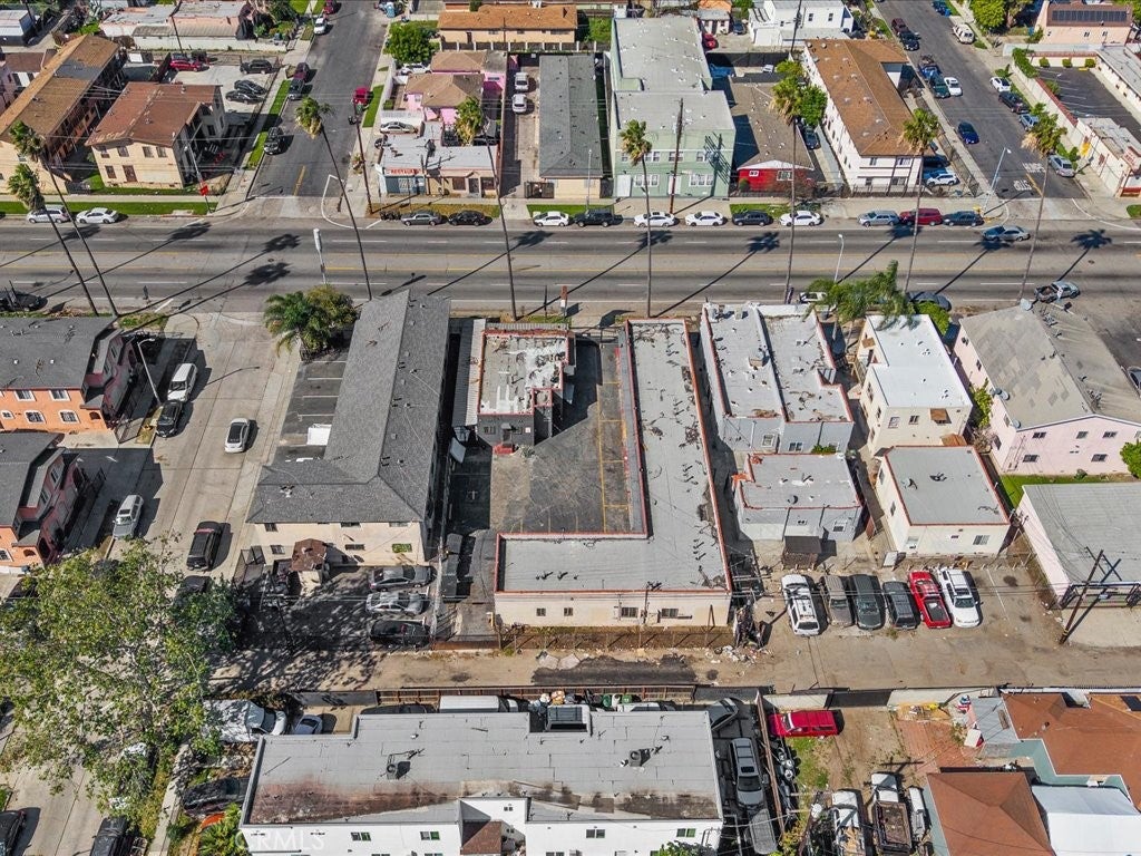 10918 S Figueroa