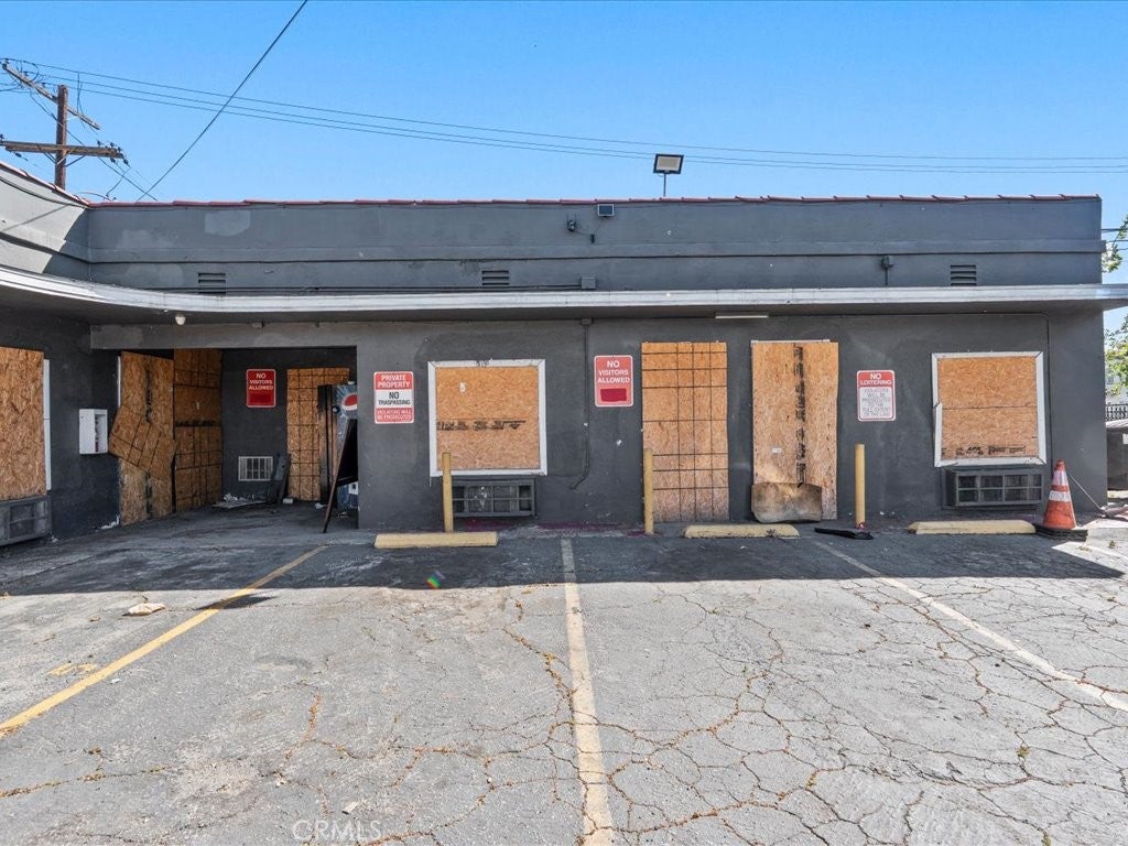 10918 S Figueroa