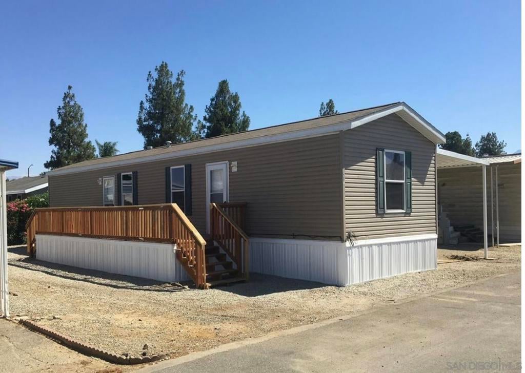 Photo 1 of 2 — 725 W Thornton Ave 61, Hemet, CA 92543