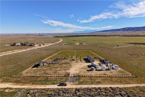 Photo of 0 Bellbird Place, Lancaster, CA 93536 (MLS # SR26011782)