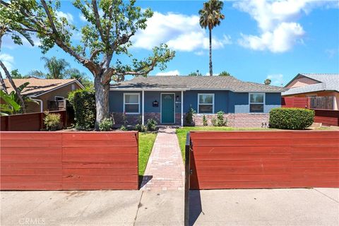 7517 Louise Avenue Lake Balboa CA 91406