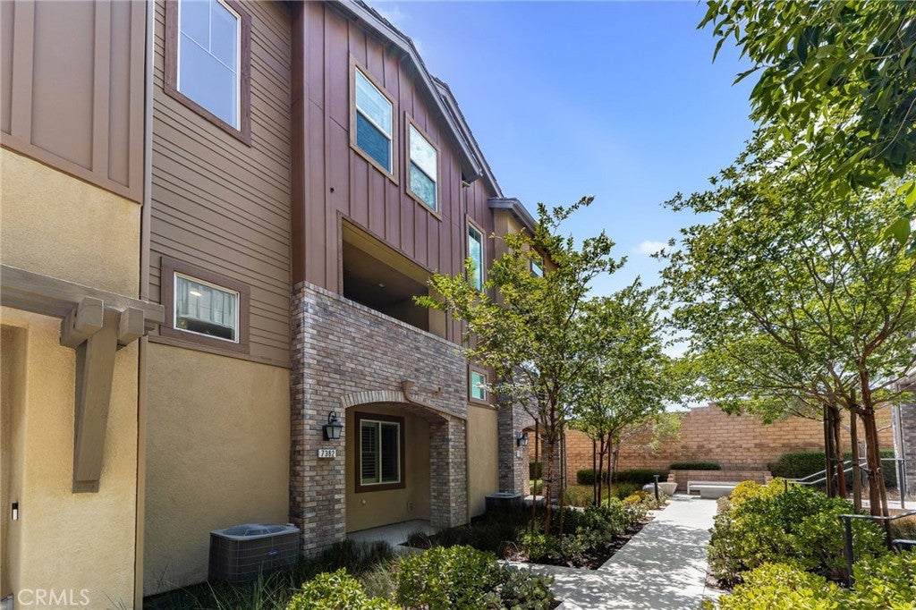 7382 Solstice PL