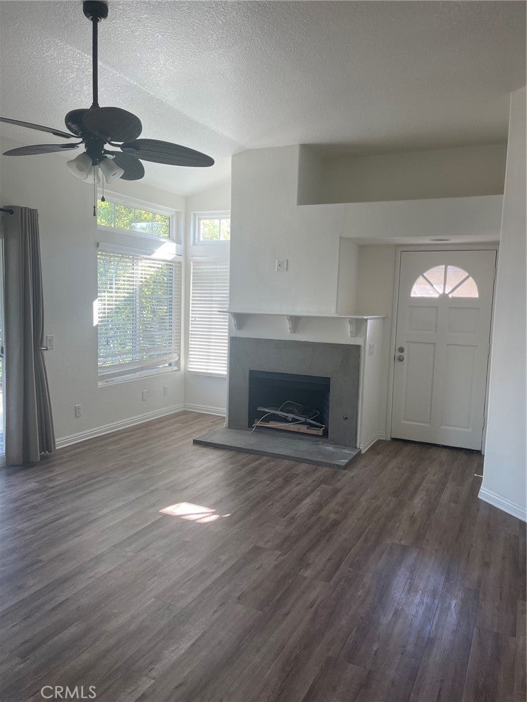 8212 E Oak Ridge