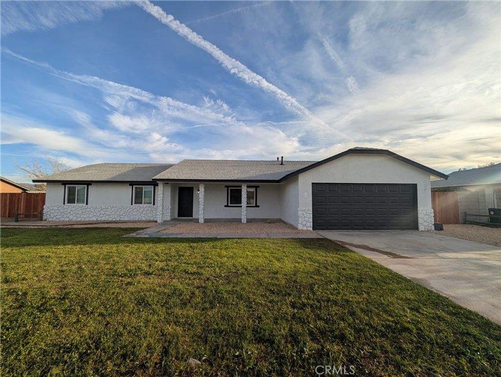 Photo of 22557 Ojai Road, Apple Valley, CA 92308 (MLS # CV26055801)