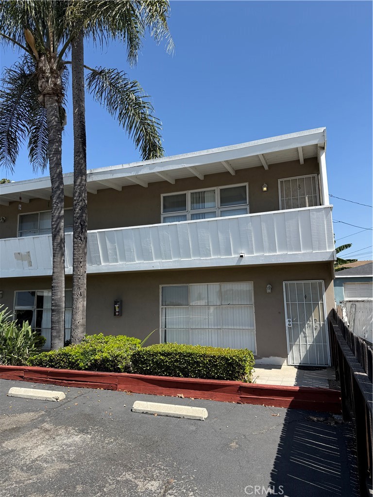 1651 E South