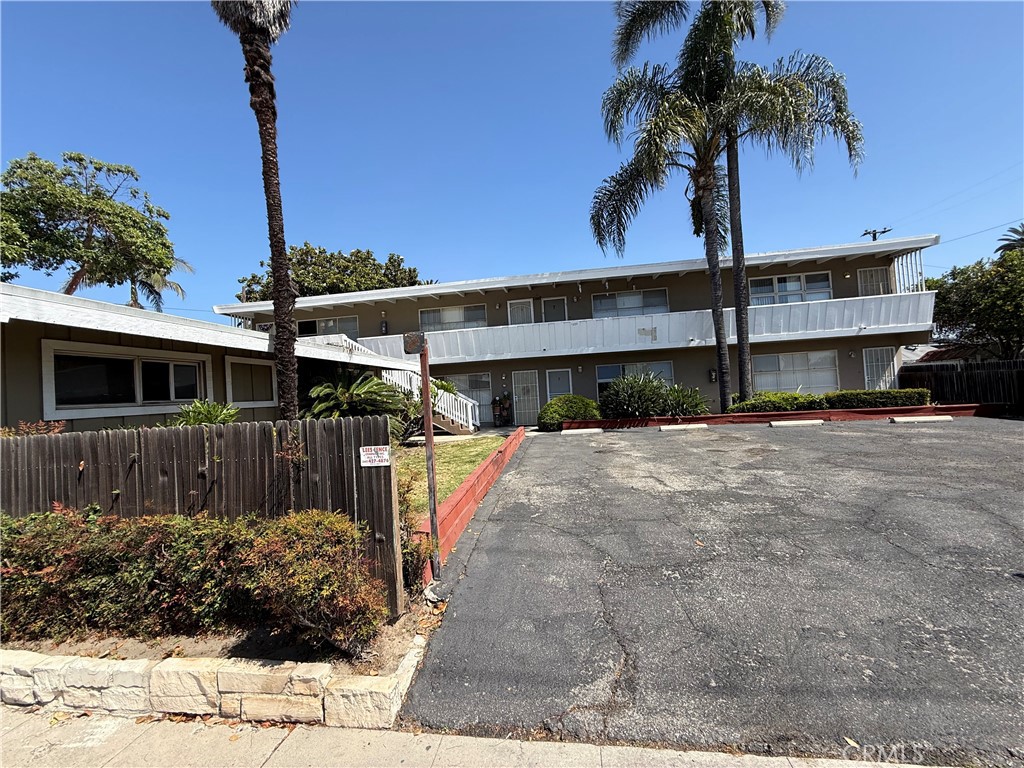 1651 E South