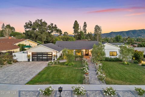 Photo of 764 Camino Manzanas, Thousand Oaks, CA 91360 (MLS # 224003275)