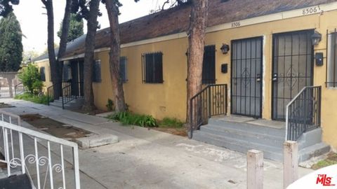 Photo of 8504 S San Pedro Street, Los Angeles, CA 90003 (MLS # 25604141)