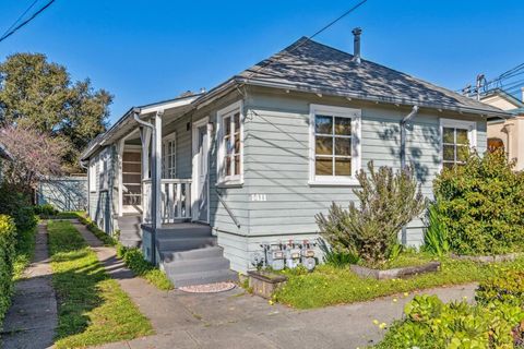 Photo of 1411 Hearst Ave Ave #2, Berkeley, CA 94702 (MLS # 41122962)