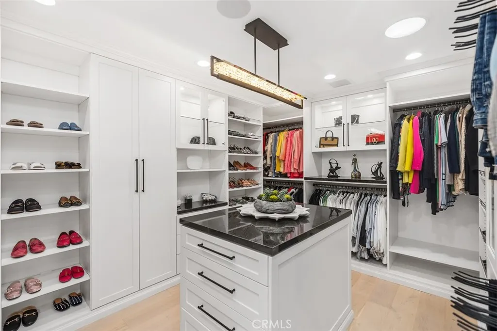 Dana Point, California 92629, United States, 4 Bedrooms Bedrooms, ,5 BathroomsBathrooms,Residential,Active,205281