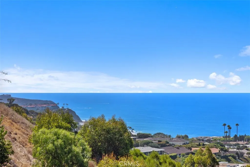 Dana Point, California 92629, United States, 4 Bedrooms Bedrooms, ,5 BathroomsBathrooms,Residential,Active,205281