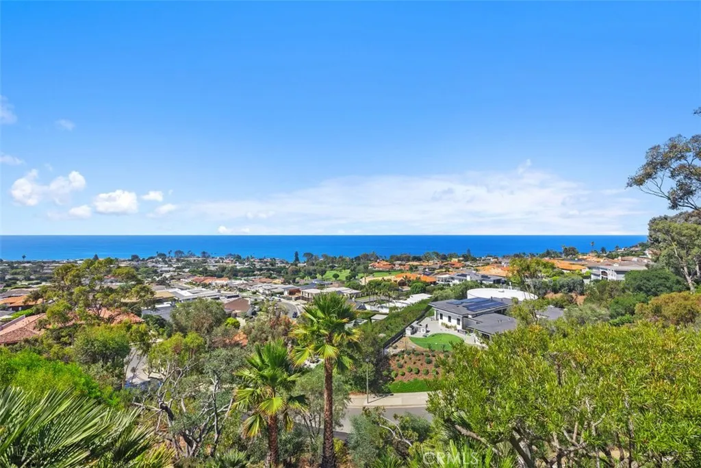 Dana Point, California 92629, United States, 4 Bedrooms Bedrooms, ,5 BathroomsBathrooms,Residential,Active,205281