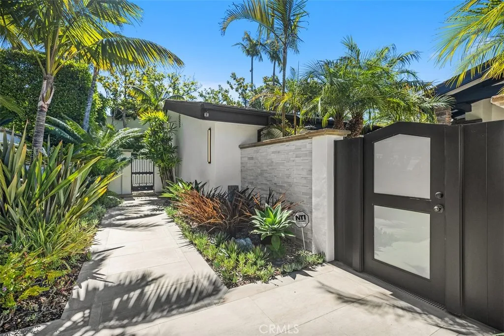 Dana Point, California 92629, United States, 4 Bedrooms Bedrooms, ,5 BathroomsBathrooms,Residential,Active,205281