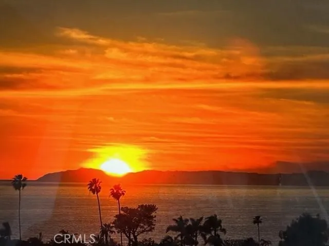 Dana Point, California 92629, United States, 4 Bedrooms Bedrooms, ,5 BathroomsBathrooms,Residential,Active,205281