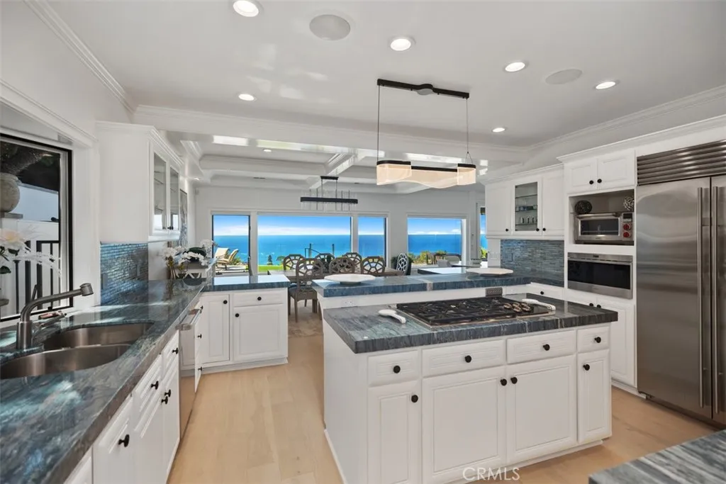 Dana Point, California 92629, United States, 4 Bedrooms Bedrooms, ,5 BathroomsBathrooms,Residential,Active,205281