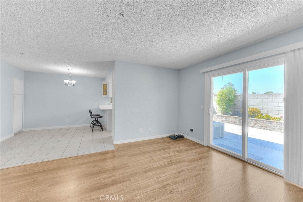 353 E Phillips
