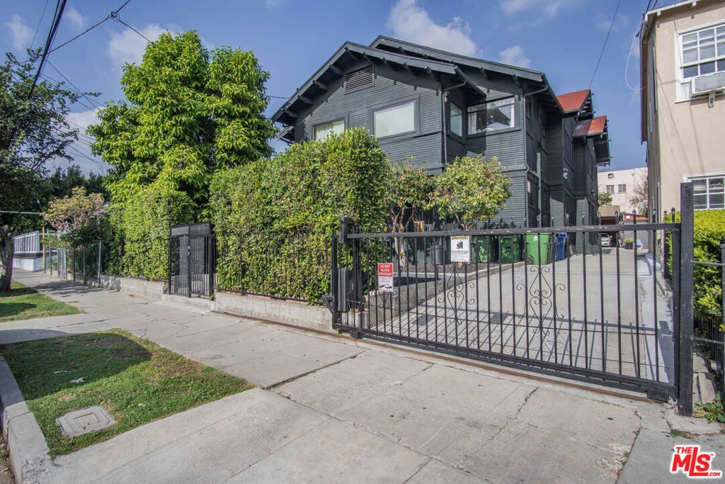 1807 Montana Street
