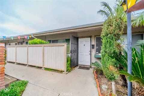 631 W 6th Street Unit D, Tustin, CA 92780 - MLS#: OC25126143