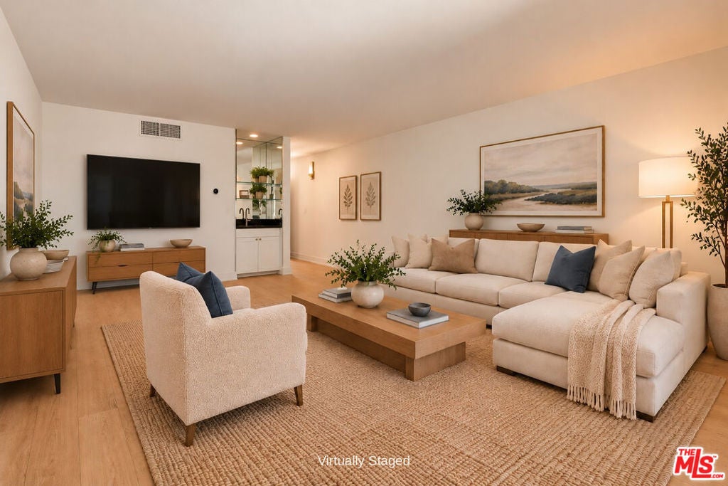 Photo of 970 Palm Avenue #211, West Hollywood, CA 90069 (MLS # 26102426)