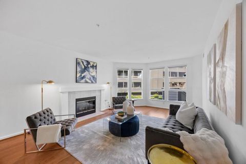 Photo of 860 Meridian Bay Lane #135, Foster City, CA 94404 (MLS # ML82039397)