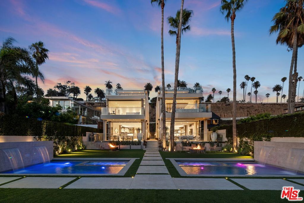 Photo of 938 -940 Palisades Beach Road, Santa Monica, CA 90403 (MLS # 26657845)