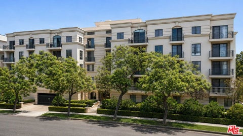 Photo of 430 N Oakhurst Drive #406, Beverly Hills, CA 90210 (MLS # 26855615)