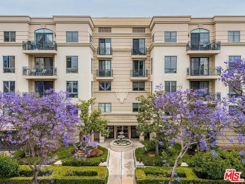 Photo of 430 N Oakhurst Drive #406, Beverly Hills, CA 90210 (MLS # 26855615)