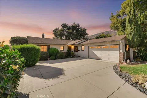617 N Vista Bonita Avenue, Glendora, CA 91741 - MLS#: CV26060630