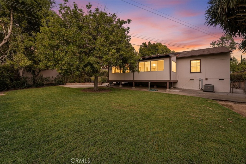 617 N Vista Bonita Avenue