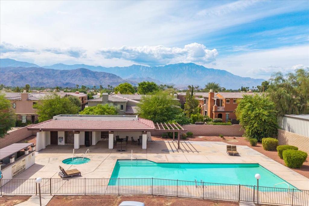 Suncrest Country Clb - Manufactured In Park